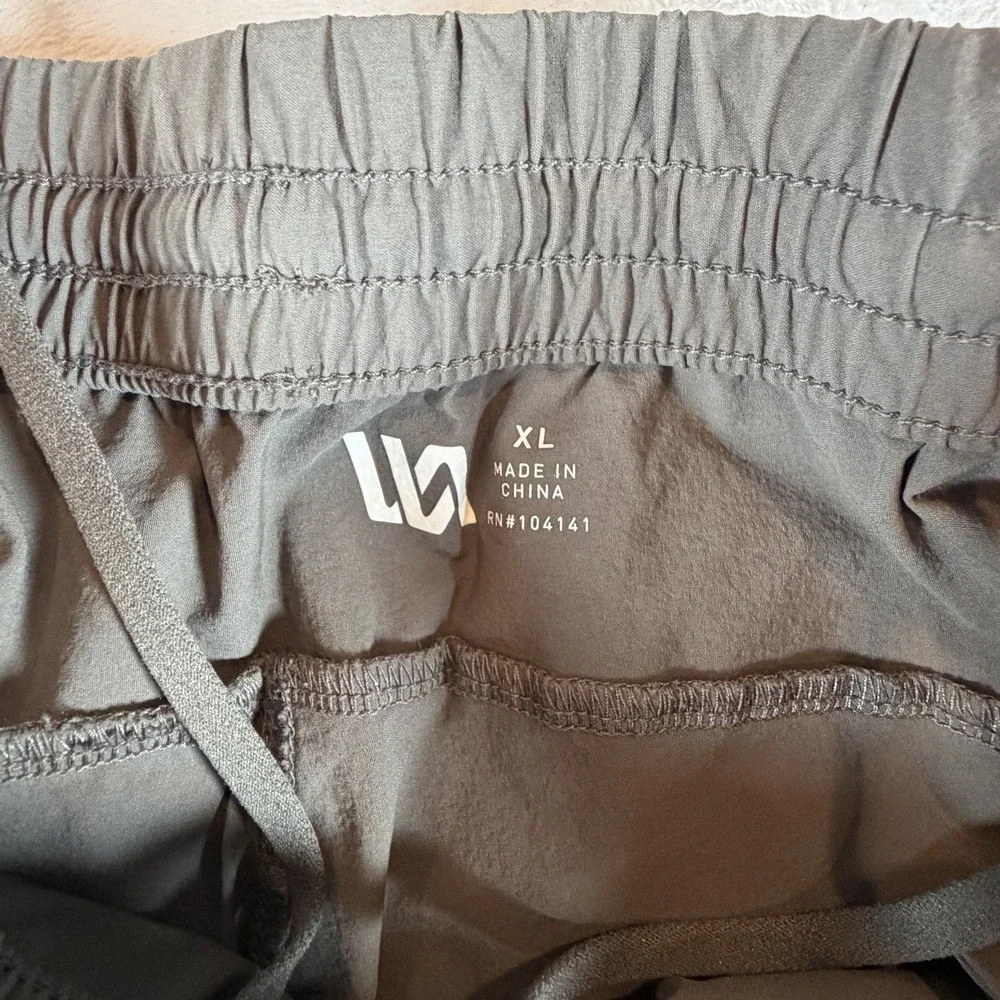 VRST Limitless Joggers Men's XL Olive Green Stretch‎ Zip Pockets Athletic Pants